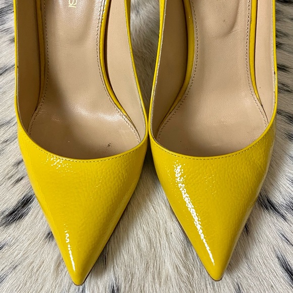SERGIO ROSSI “GODIVA” PEBBLED LEATHER STILETTOS, SZ IT/38 YELLOW - Picture 3 of 12